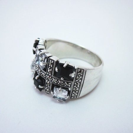 Black and White Checkerboard Marcasite Ring - Size 8